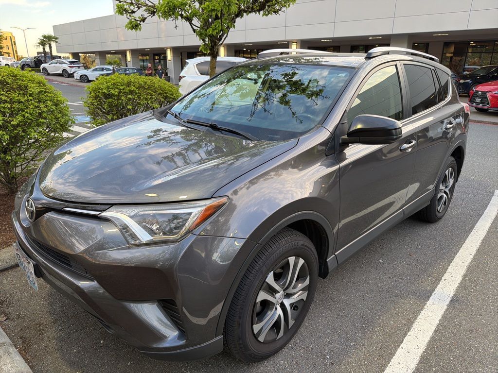 2016 Toyota RAV4 LE AWD's photo