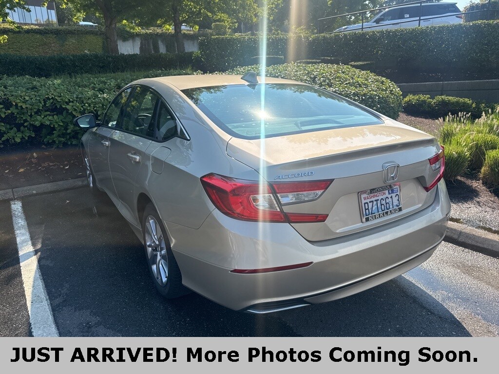 2018 Honda Accord LX 1.5T photo 3
