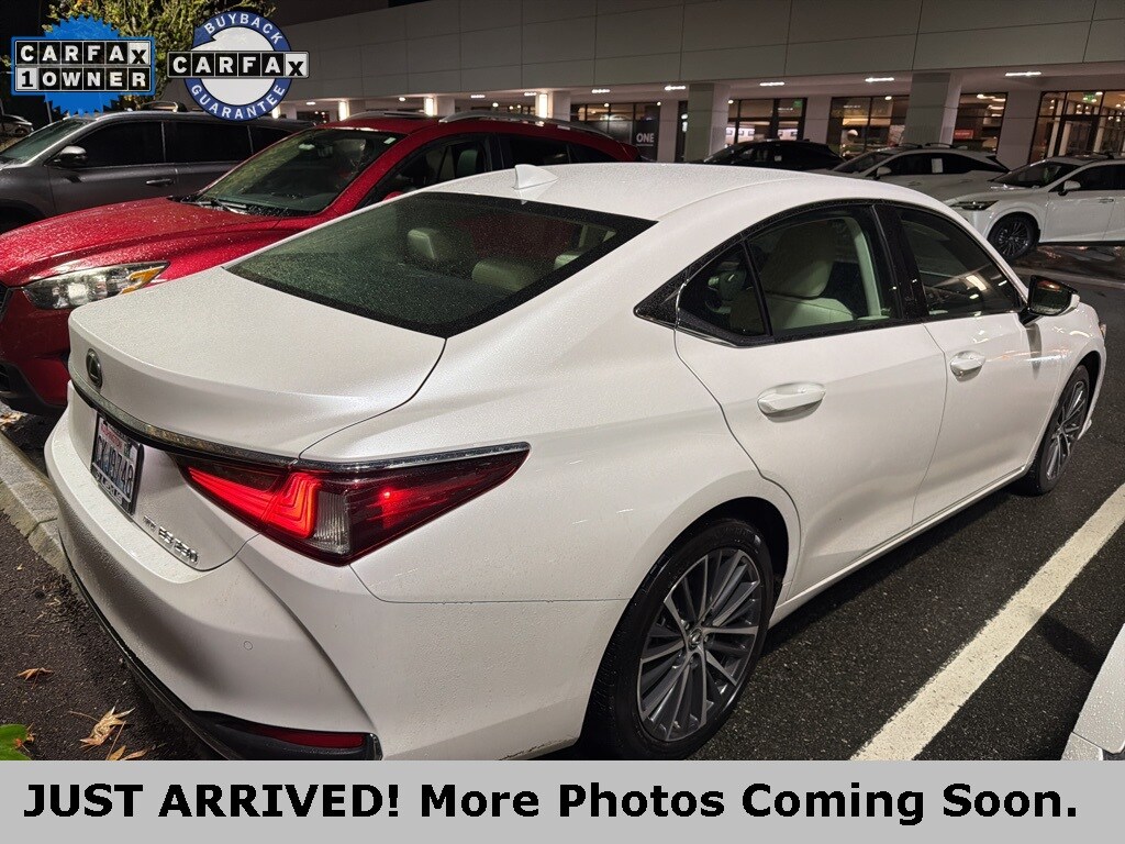 2024 Lexus ES 250 Premium photo 3