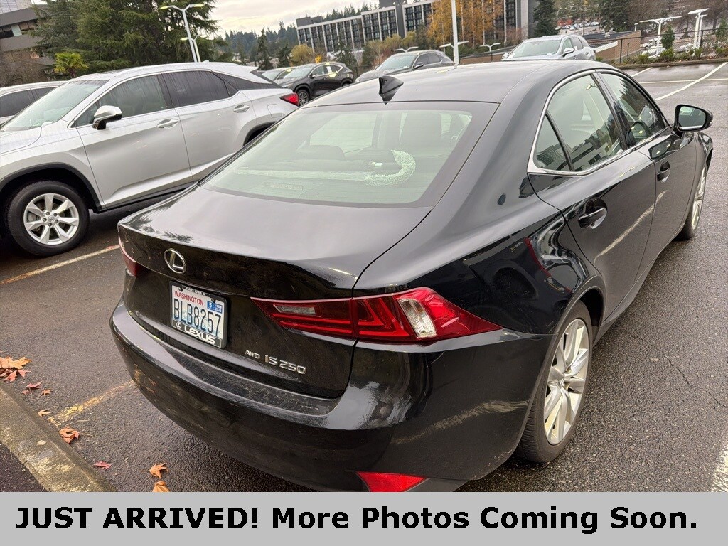 2015 Lexus IS 250 photo 4