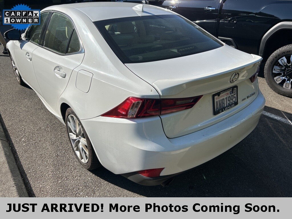 2015 Lexus IS 250 photo 2