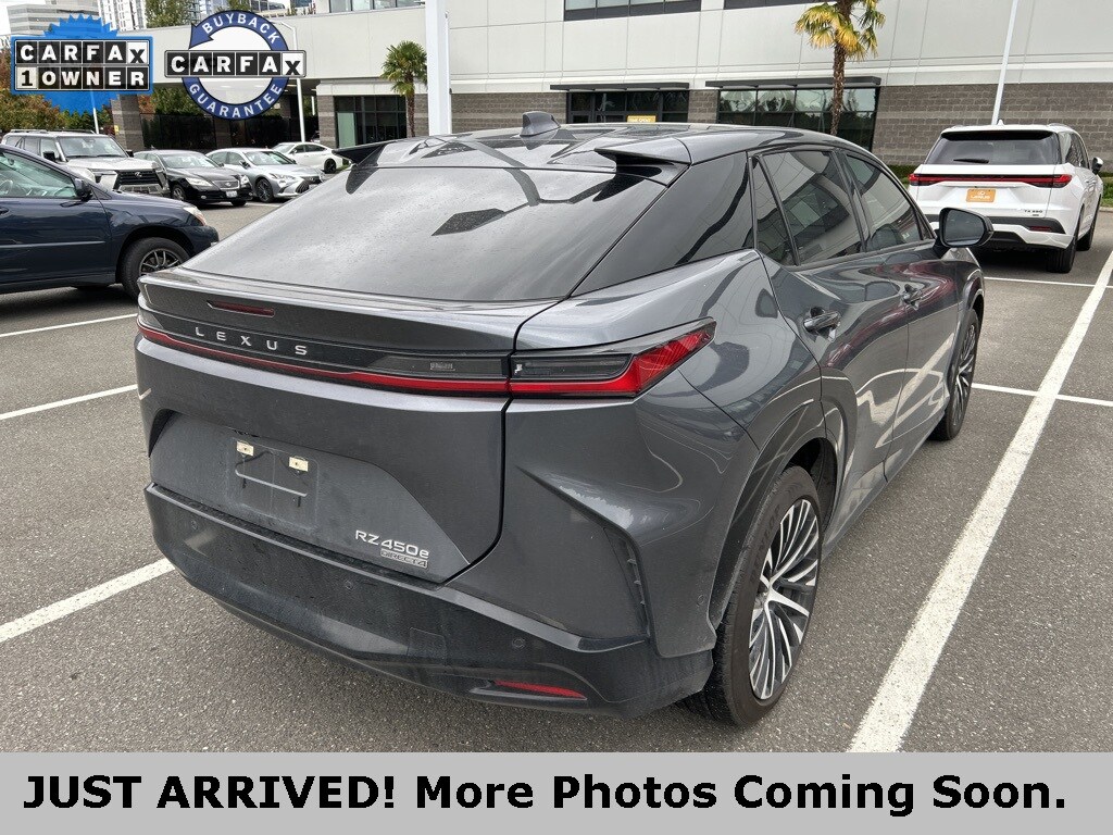 2024 Lexus RZ 450e Premium photo 3