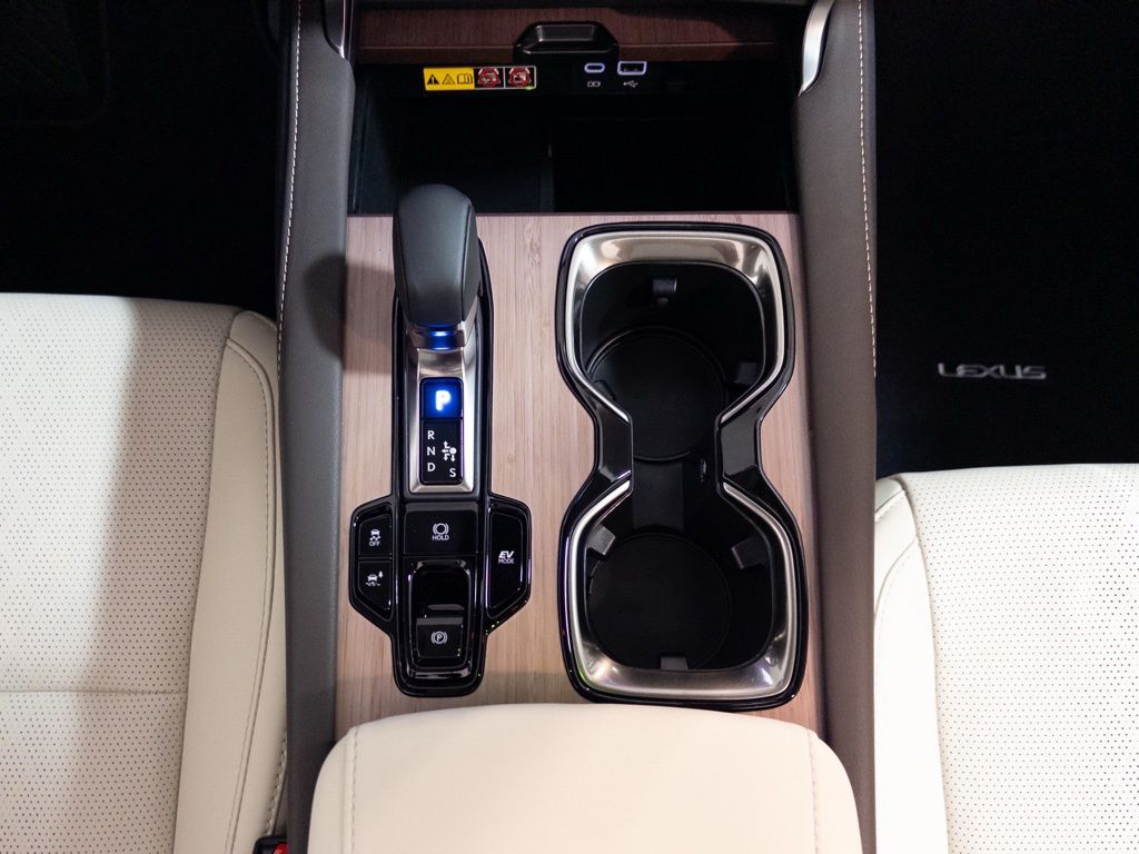 2026 Lexus RX Hybrid 350h - Photo 23