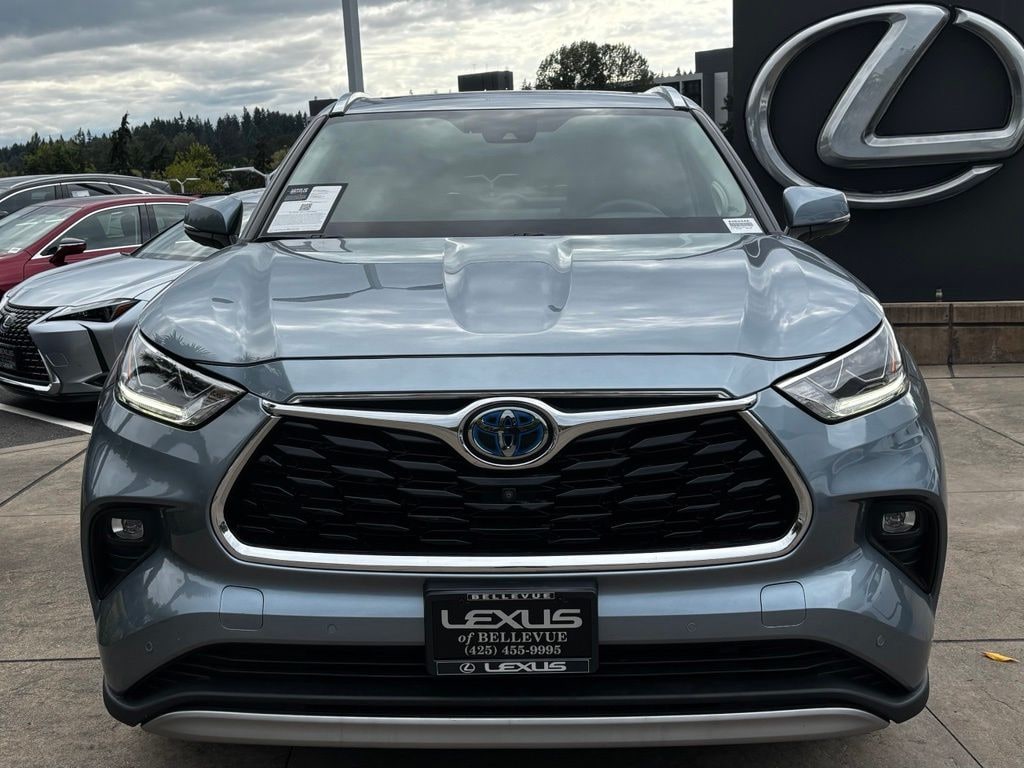 Used 2021 Toyota Highlander Hybrid Platinum