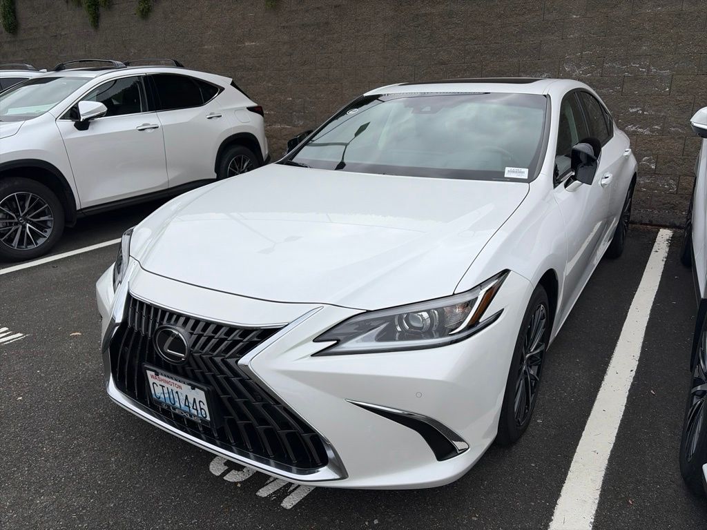 2025 Lexus ES 300h 300h's photo