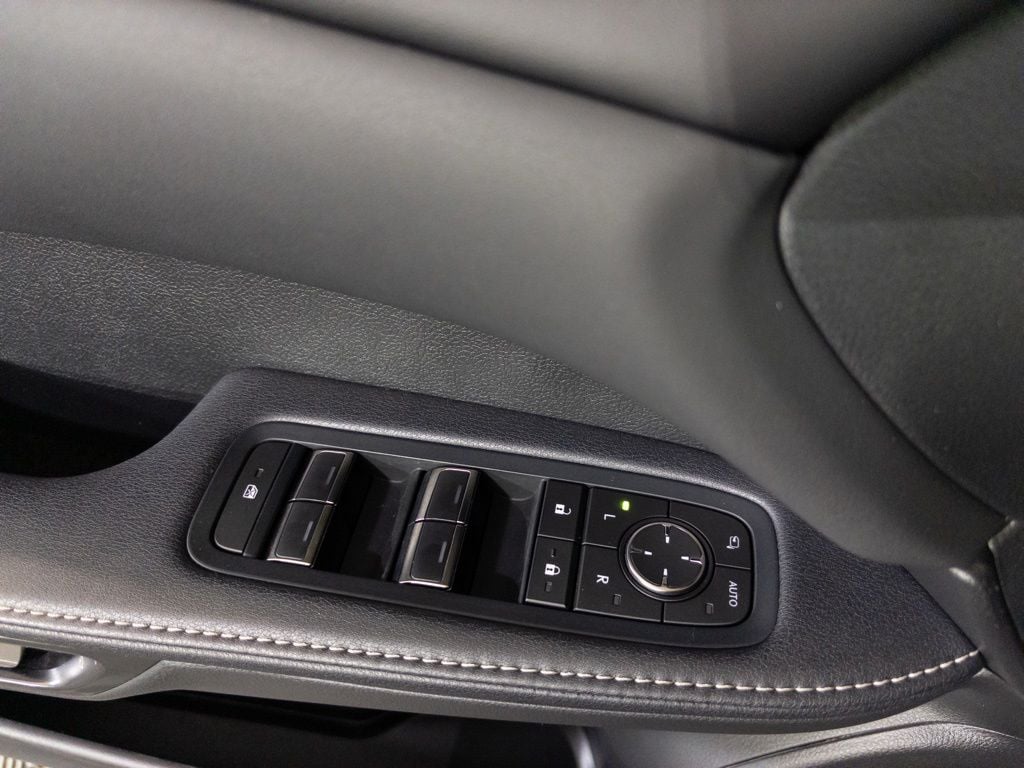 2025 Lexus RX Hybrid 350h - Photo 19