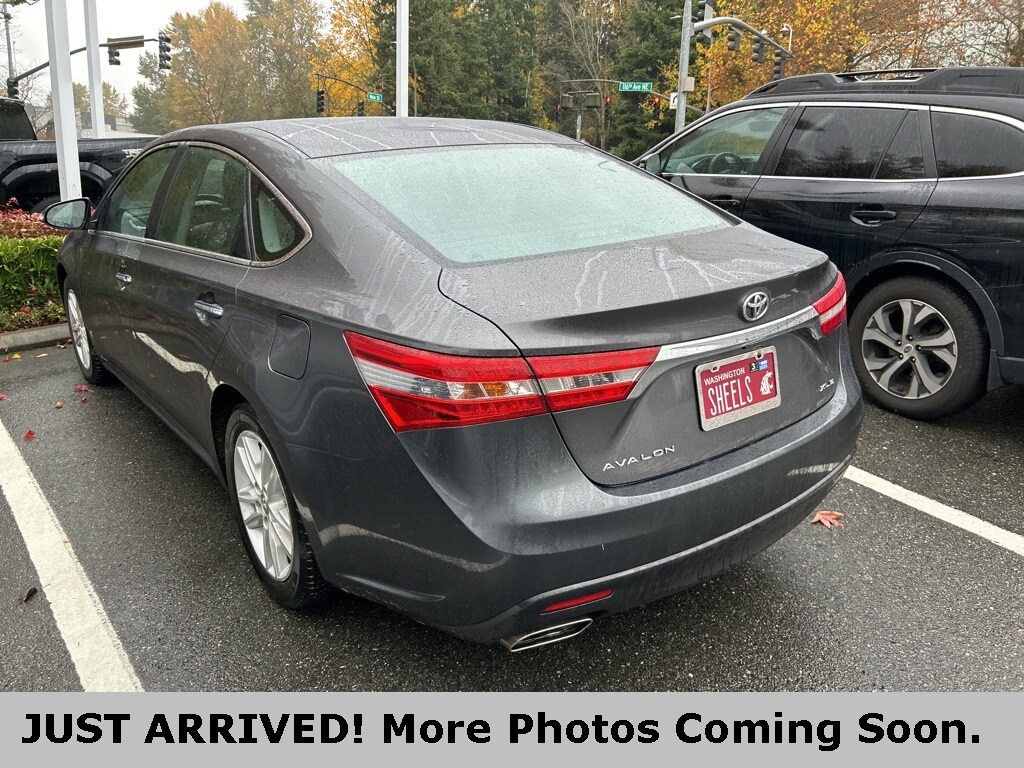 2013 Toyota Avalon Limited photo 2
