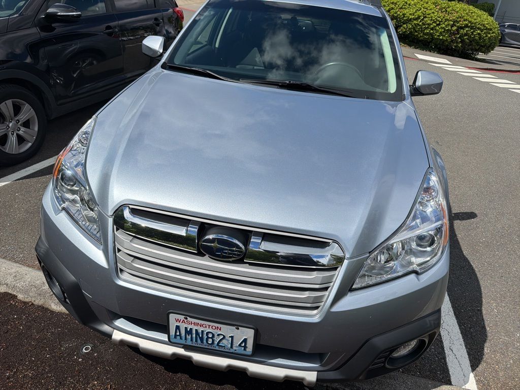 Used 2013 Subaru Outback Limited with VIN 4S4BRBLC1D3313381 for sale in Bellevue, WA