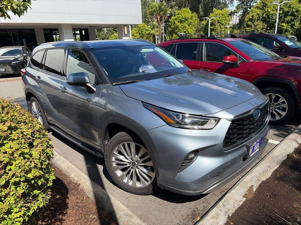 Used 2021 Toyota Highlander Hybrid Platinum