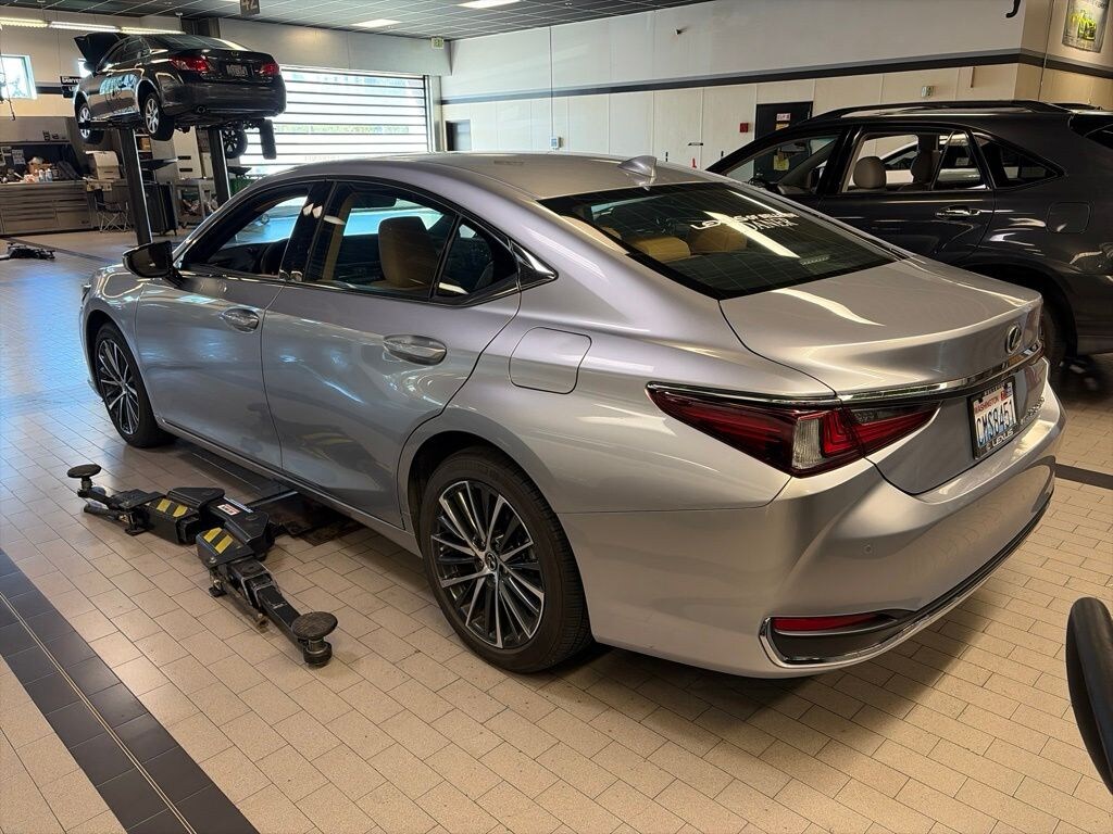 Used 2024 Lexus ES
