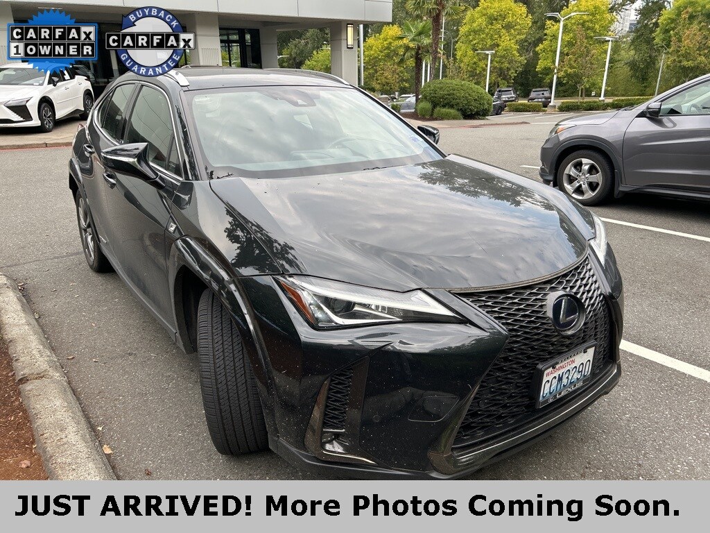 2022 Lexus UX 250h F SPORT photo 2