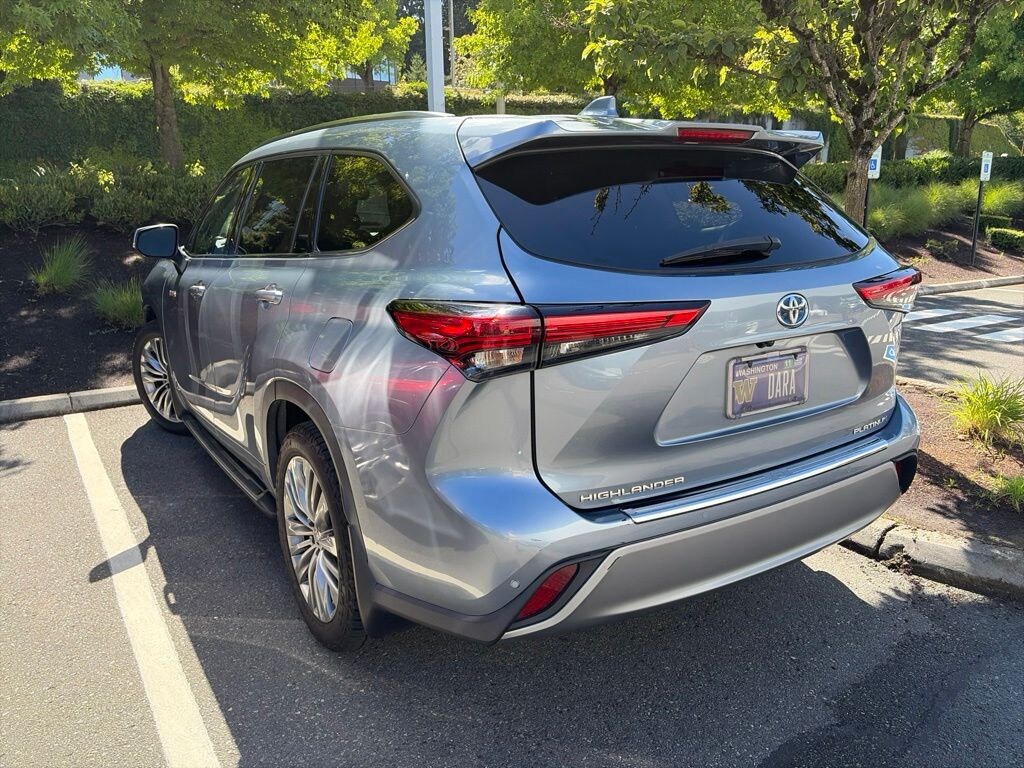 Used 2021 Toyota Highlander Hybrid Platinum