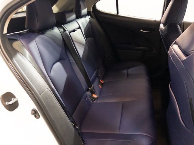 2026 Lexus UX Hybrid 300h Premium - Photo 14