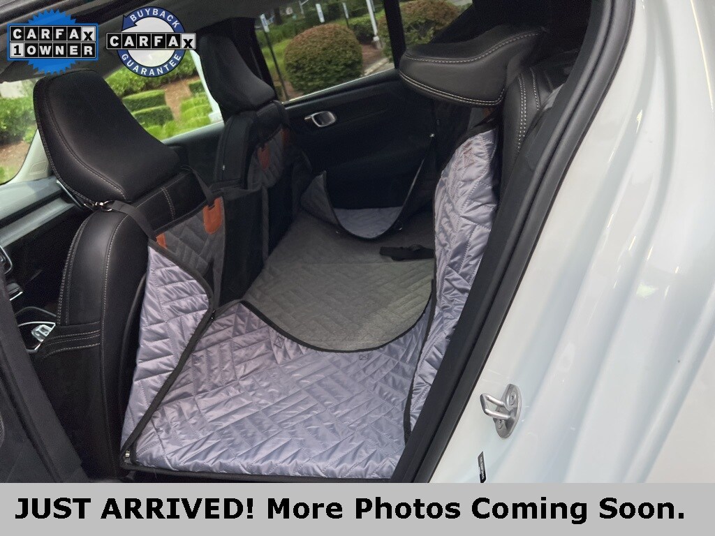 2023 Volvo XC40 Plus photo 4