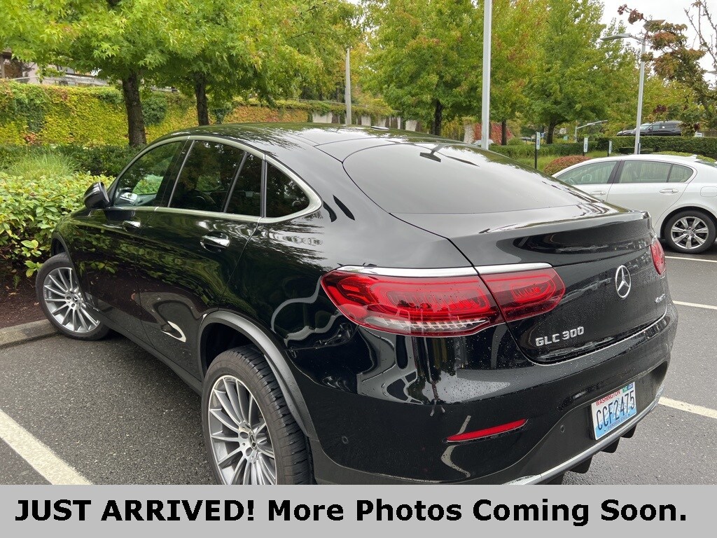 2021 Mercedes Benz GLC 300 photo 2
