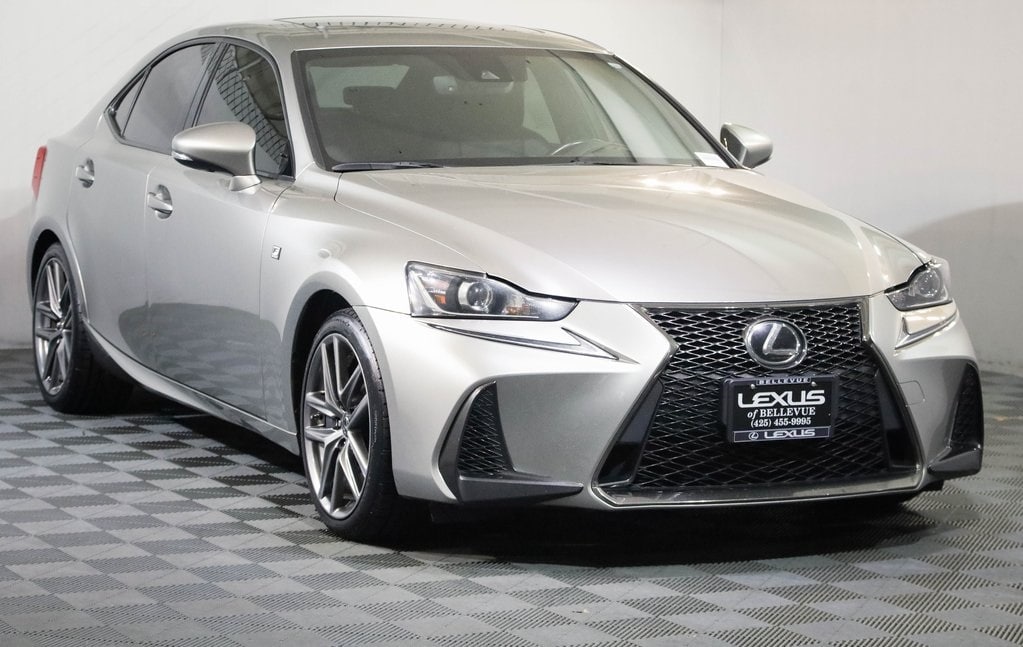 2017 Lexus IS 350's photo
