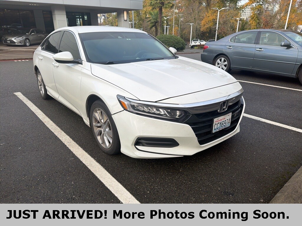 2018 Honda Accord LX 1.5T photo 2