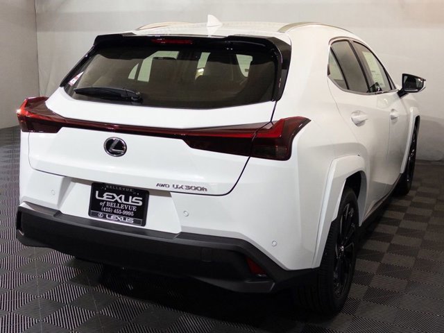 2026 Lexus UX Hybrid 300h Premium - Photo 8