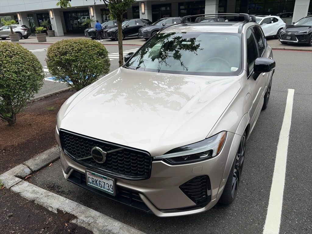 Used 2023 Volvo XC60 Recharge Plug-In Hybrid Ultimate Dark Theme
