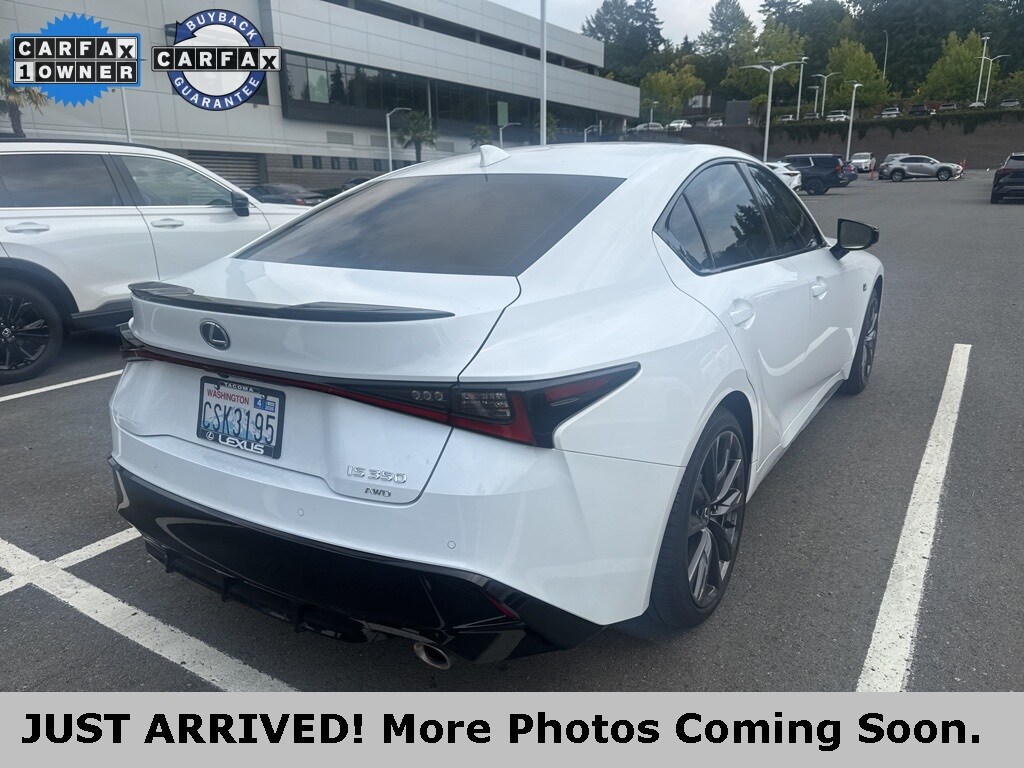 2025 Lexus IS 350 F SPORT photo 3