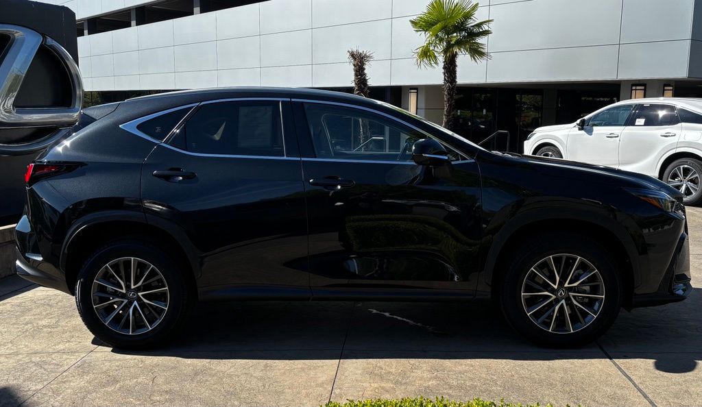 2025 Lexus NX Hybrid 350h - Photo 9
