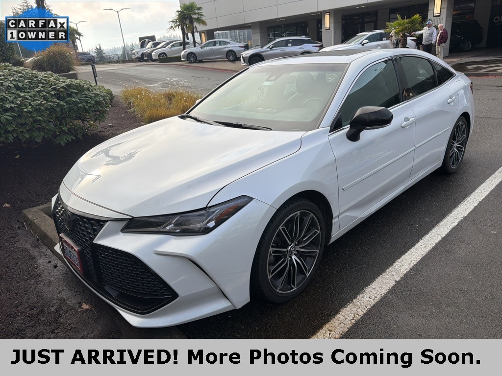 2019 Toyota Avalon Touring's photo