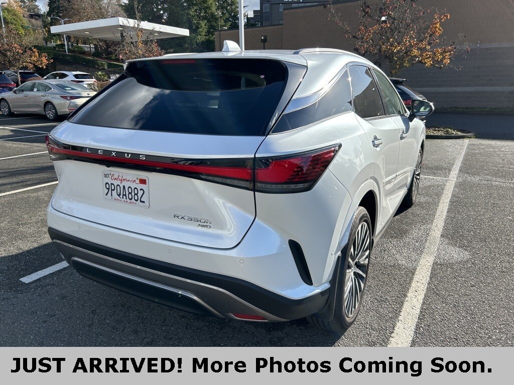 2024 Lexus RX 350h Premium photo 4