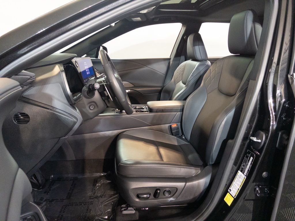 2025 Lexus RX Hybrid 350h - Photo 12