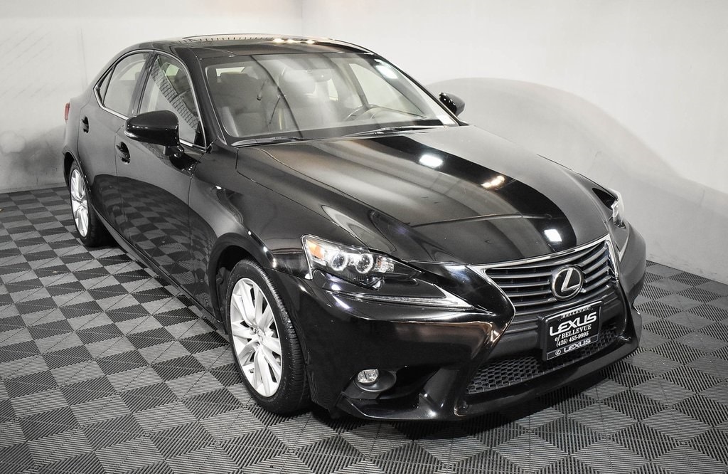 2015 Lexus IS 250's photo