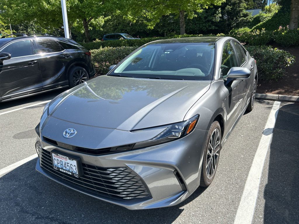2025 Toyota Camry XLE AWD Hybrid's photo