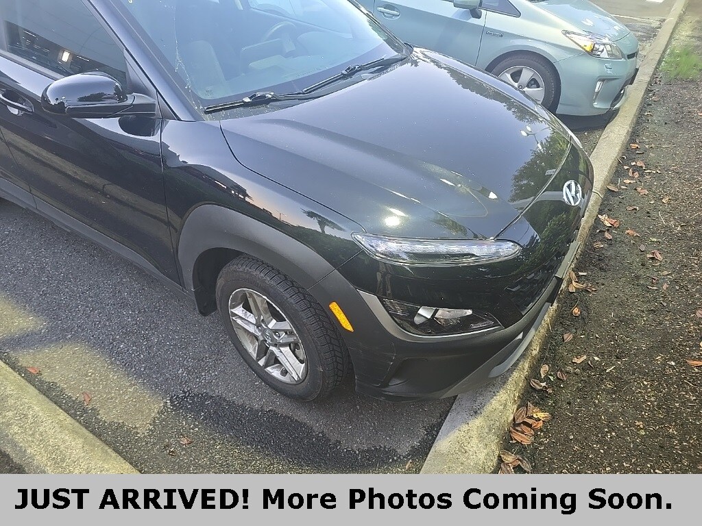 2022 Hyundai Kona SEL SE photo 2