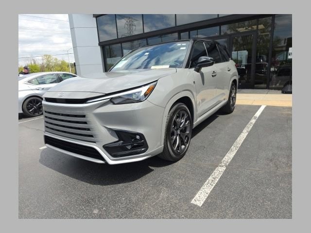 2026 Lexus TX 500h's photo