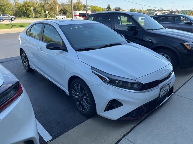 2024 Kia Forte GT-Line photo 2
