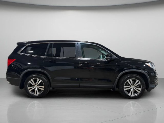 Used 2017 Honda Pilot EX-L with VIN 5FNYF6H57HB032963 for sale in Brookfield, WI