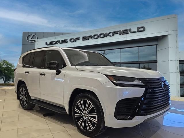 2025 Lexus LX Luxury's photo