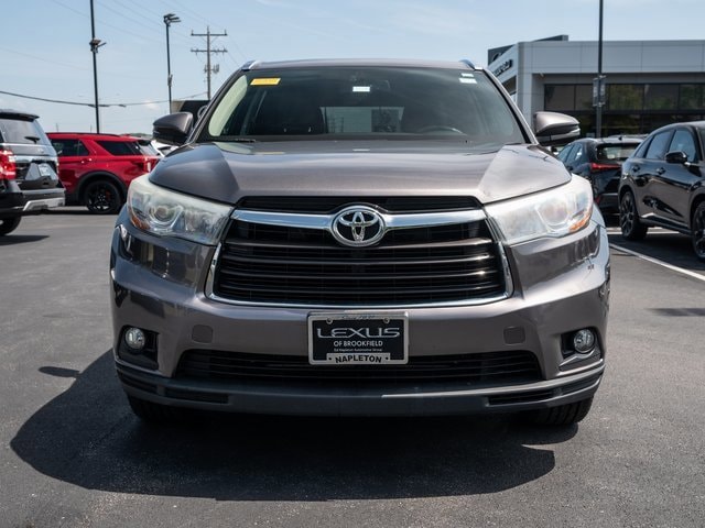 Used 2015 Toyota Highlander XLE with VIN 5TDJKRFH3FS162002 for sale in Brookfield, WI