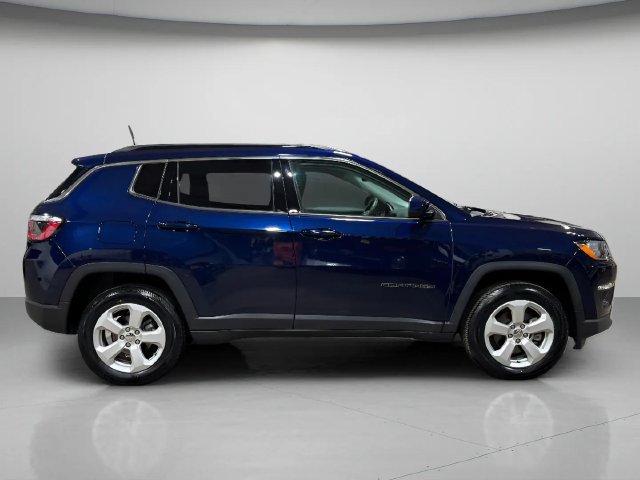 Used 2019 Jeep Compass Latitude with VIN 3C4NJDBBXKT767823 for sale in Brookfield, WI