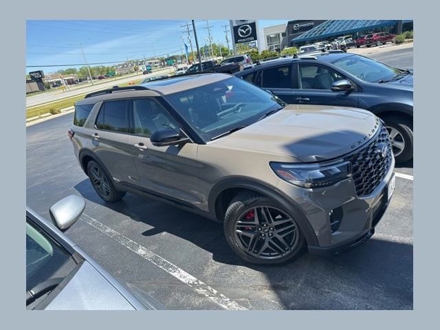 2026 Ford Explorer ST 4WD's photo