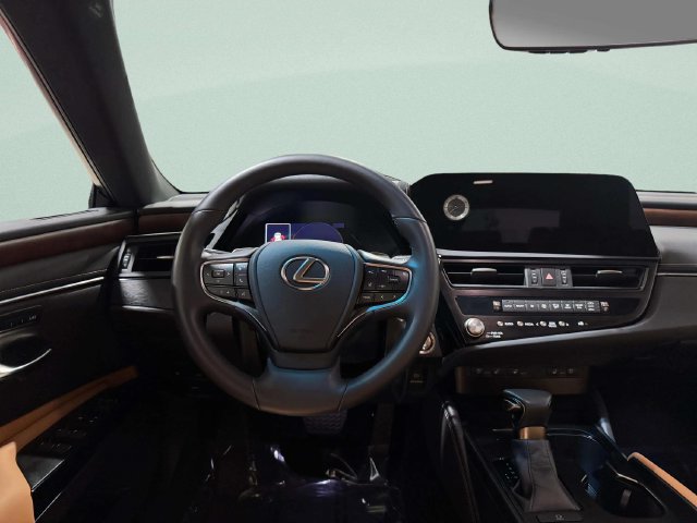 2025 Lexus ES 350 - Photo 10