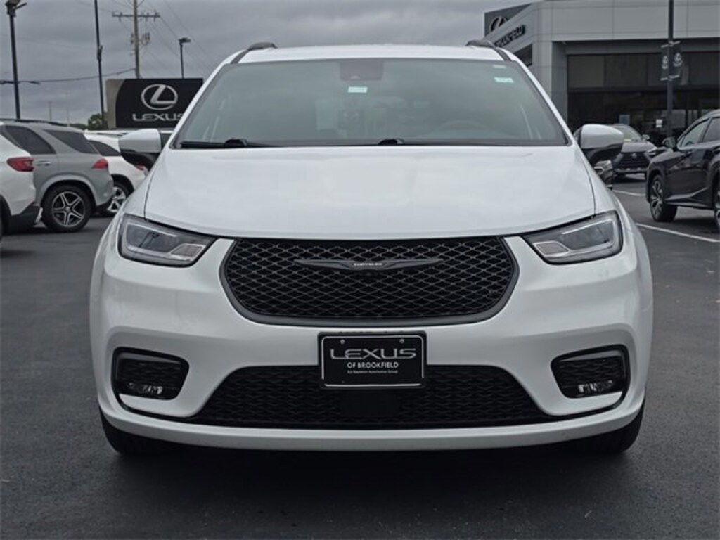 Used 2023 Chrysler Pacifica Touring L Van Passenger Van