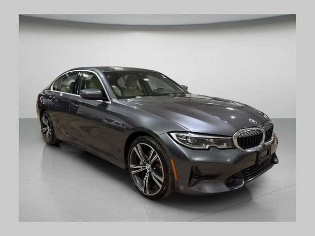 2020 BMW 3 Series 330i xDrive Sedan's photo