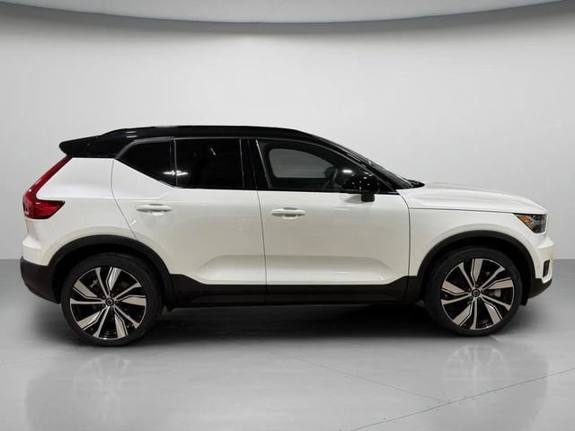 Used 2022 Volvo XC40 Plus with VIN YV4ED3UR1N2771628 for sale in Brookfield, WI