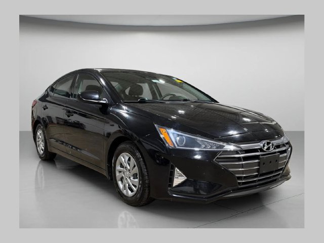 Used 2020 Hyundai Elantra SE with VIN KMHD74LF7LU899758 for sale in Brookfield, WI