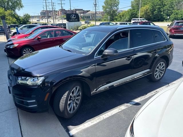 Used 2019 Audi Q7 Prestige with VIN WA1VAAF7XKD002406 for sale in Brookfield, WI