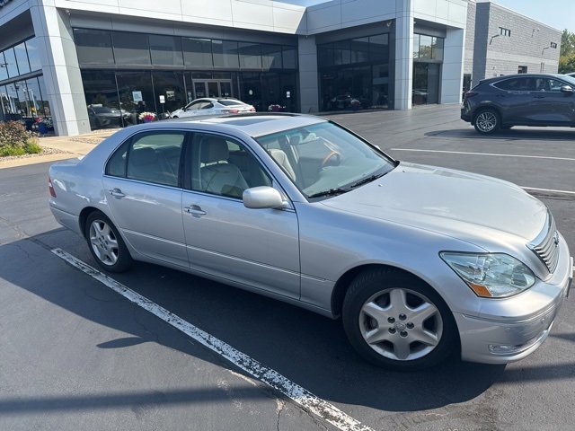 2004 Lexus LS 430 photo 2