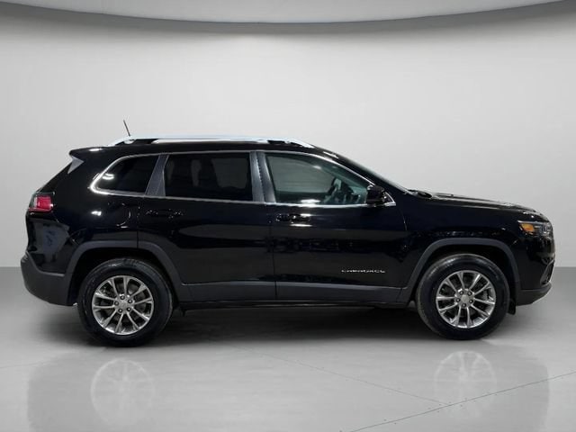 Used 2019 Jeep Cherokee Latitude Plus with VIN 1C4PJMLB0KD453109 for sale in Brookfield, WI