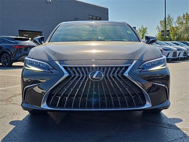 2025 Lexus ES 300h Ultra Luxury photo 2