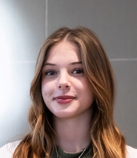 Staff member Olivia Wright from ID_11e4d2b53697