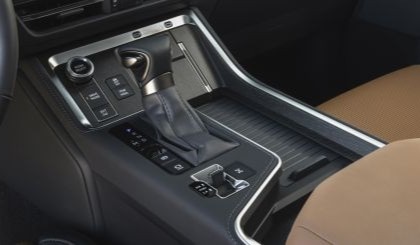 Lexus ES features Mark Levinson