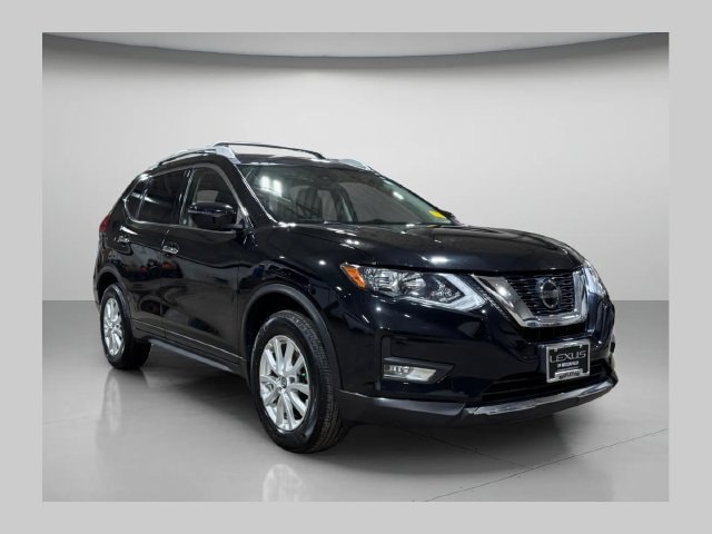 Used 2020 Nissan Rogue SV with VIN JN8AT2MVXLW134579 for sale in Brookfield, WI